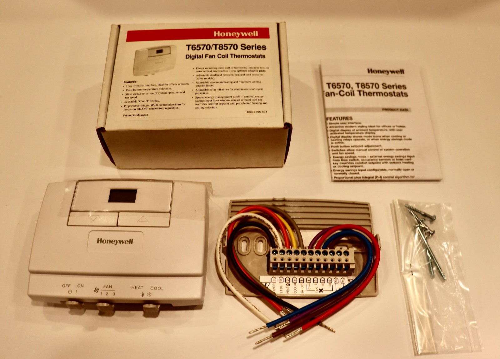 HONEYWELL T6570 / T8570 SERIES DIGITAL FAN - COIL THERMOSTAT = NEW OLD STOCK =