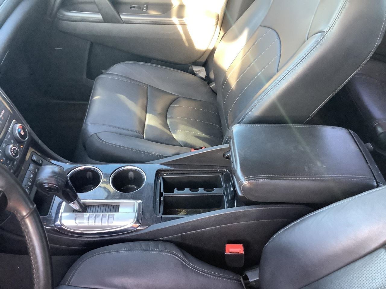 ENCLAVE 2016 Glove Box 4730499