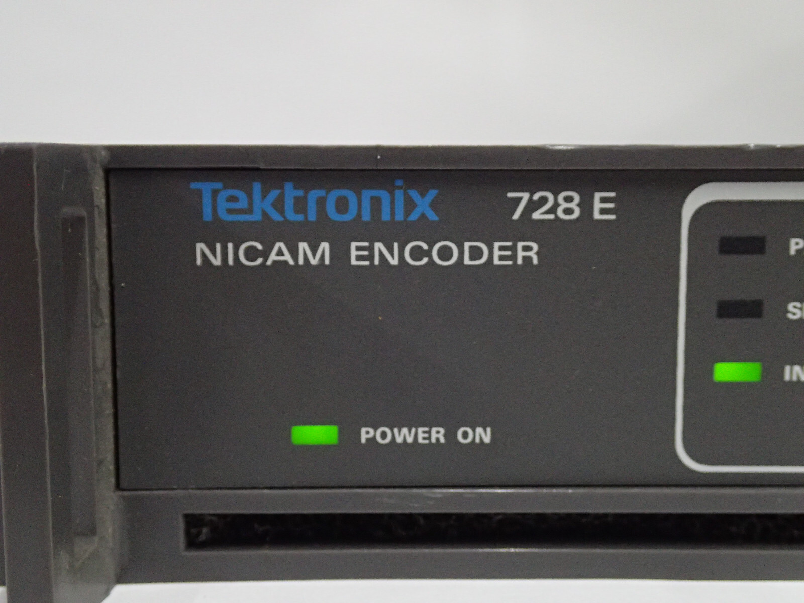 TEKTRONIX 728E NICAM ENCODER POWER UP PASSES SELF TEST! SUPER CLEAN INSIDE