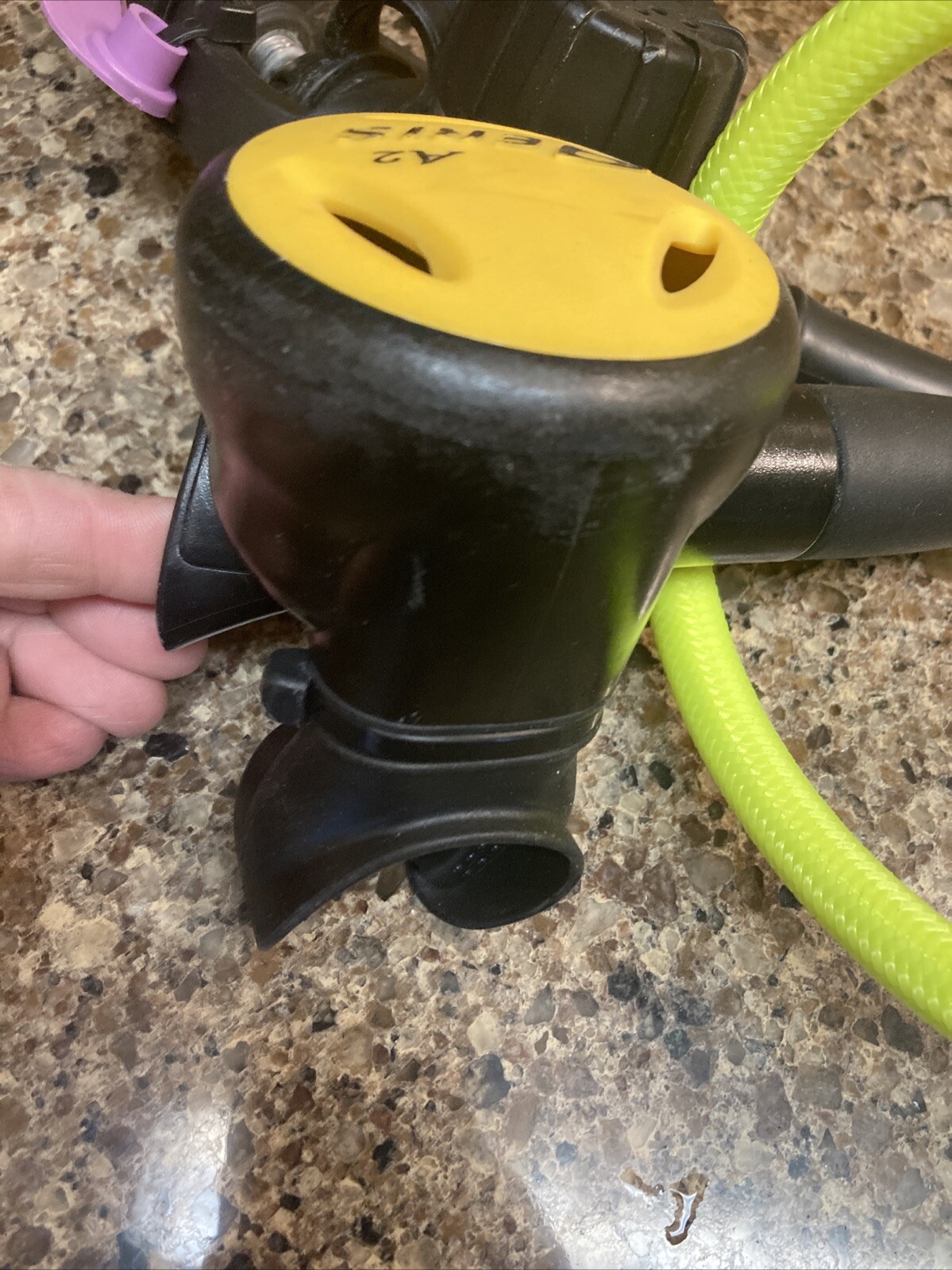 Aeris A2 AT600 regulator set For scuba diving Read!