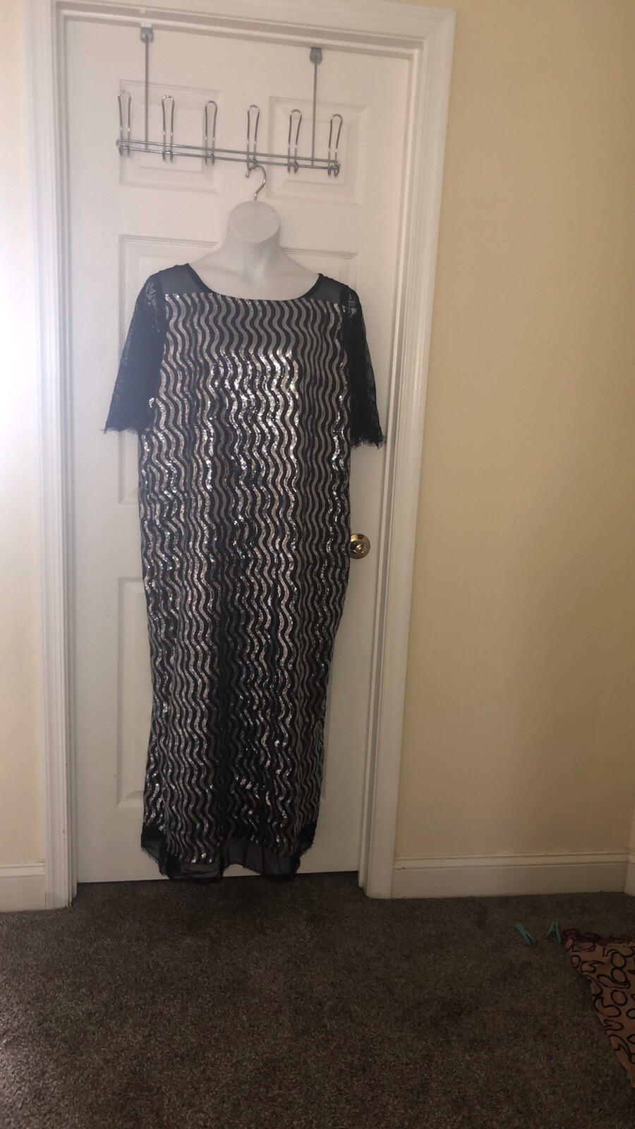 NWOT Sequin Fabric women’s silver/black straight kaftan XL