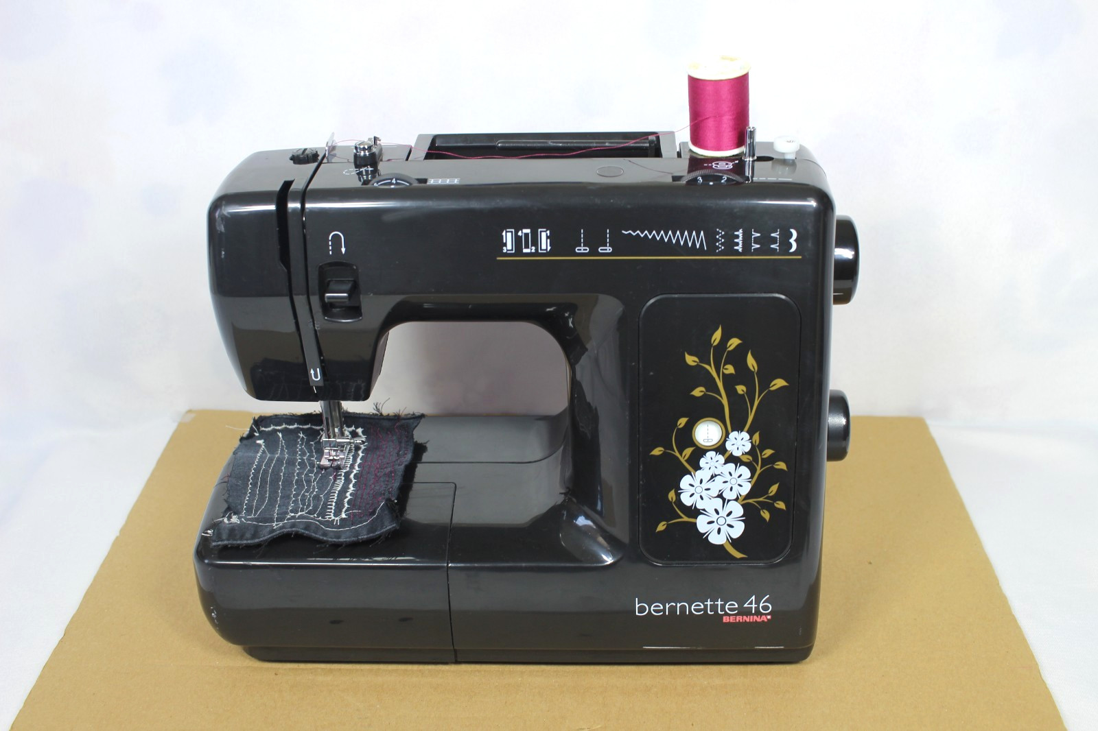 Bernina Bernette Model 46 Sewing Machine TESTED & WORKING READ FULL DESCRIPTION