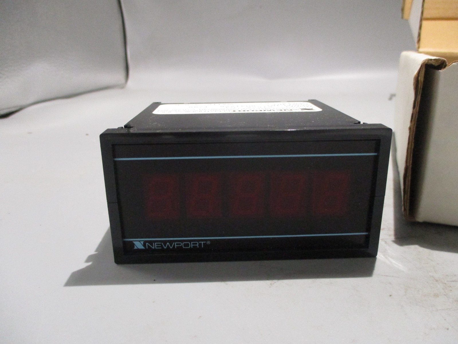 NEW NEWPORT 6152A-C3 PANEL METER