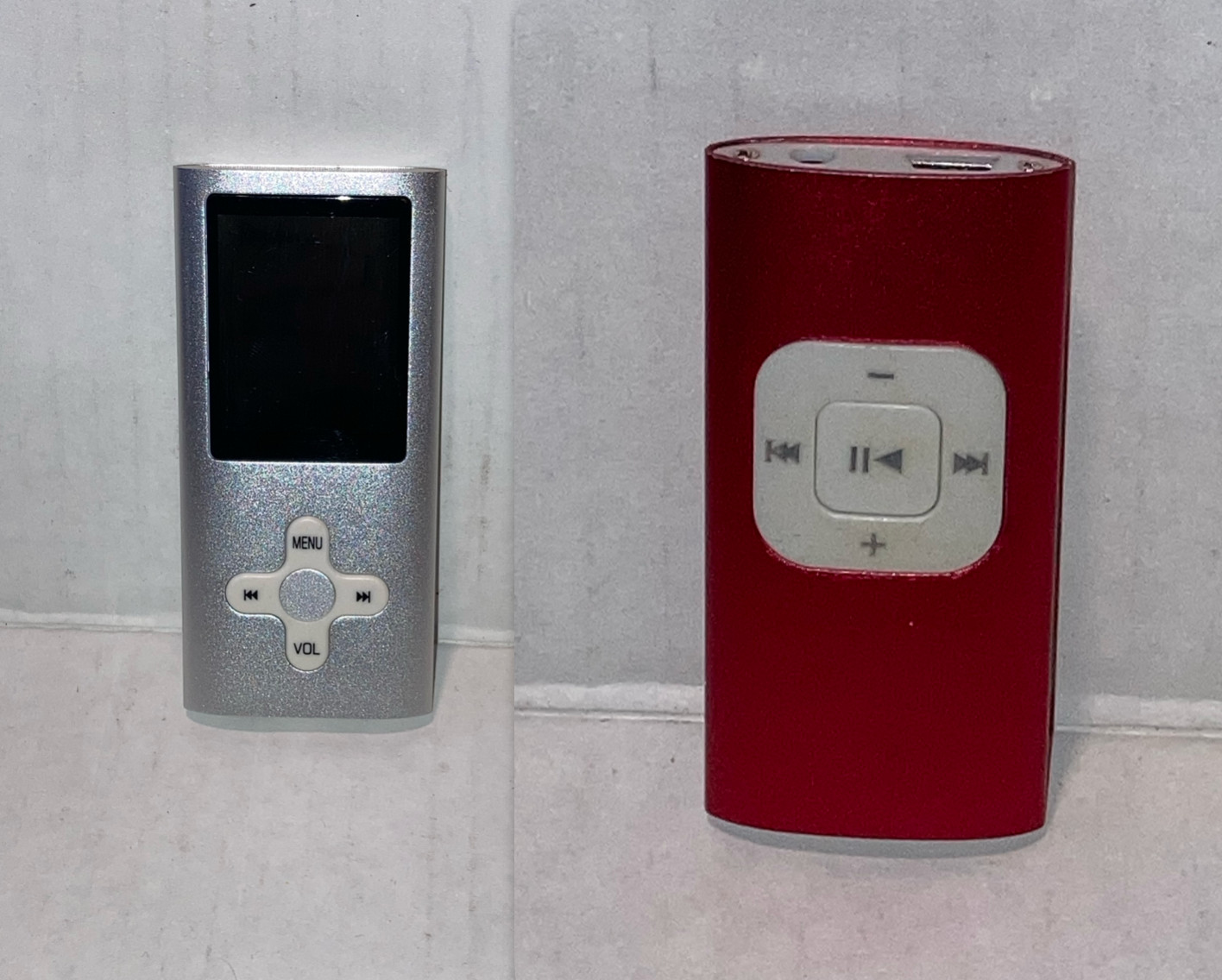 Pair MP3 players Trio Sylvania 2gb ( not working properly )
