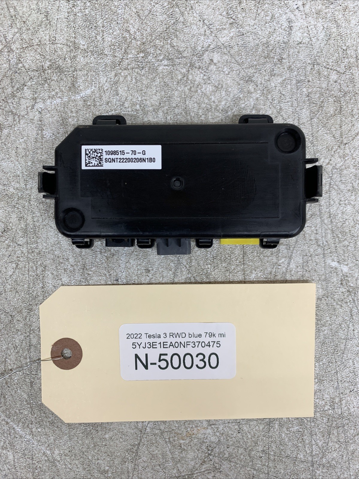 17-22 TESLA Y/3 FRONT RH PASSENGER SIDE CONTROL MOD UNIT 1098515-70-G 50030 B142