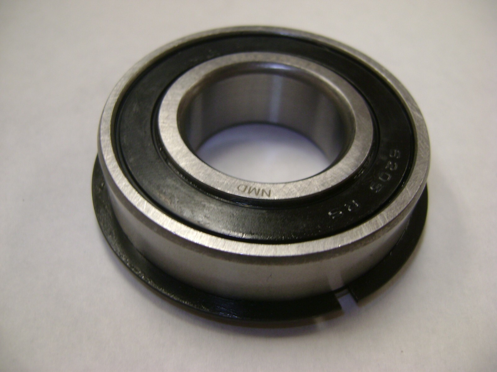 NMD 6205-2RSNR 25X52X15 SEALED BEARING WITH SNAP RING BAB256