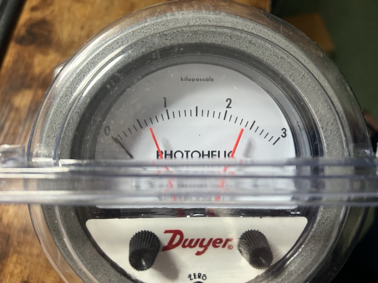 Dwyer A3000-3KPA Photohelic Pressure Switch/Gauge (0-3 kPa) NOS