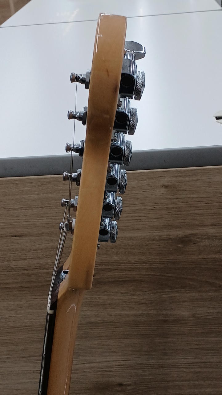 FENDER JAPAN ST72 73068