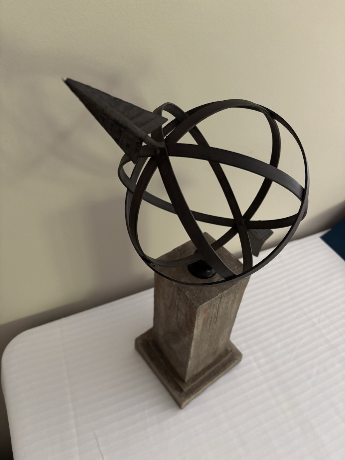 Metal Orb And Arrow Decor On Standing Base NWT