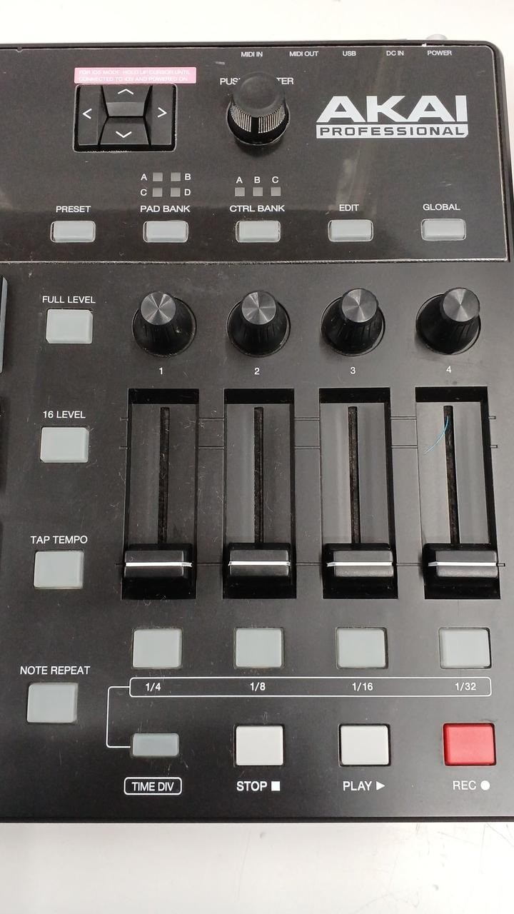 AKAI Professional MPD226 MIDI Pad Controller w/ Faders Knobs Box Manual Japan