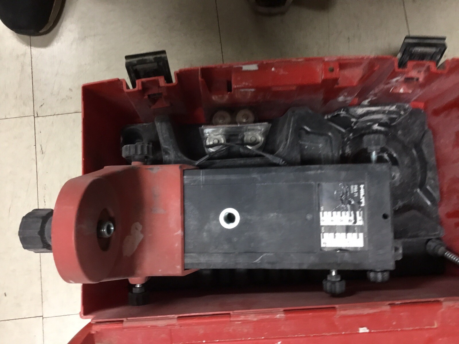 Hilti Pri2 W/wall Mount + Case *READ*