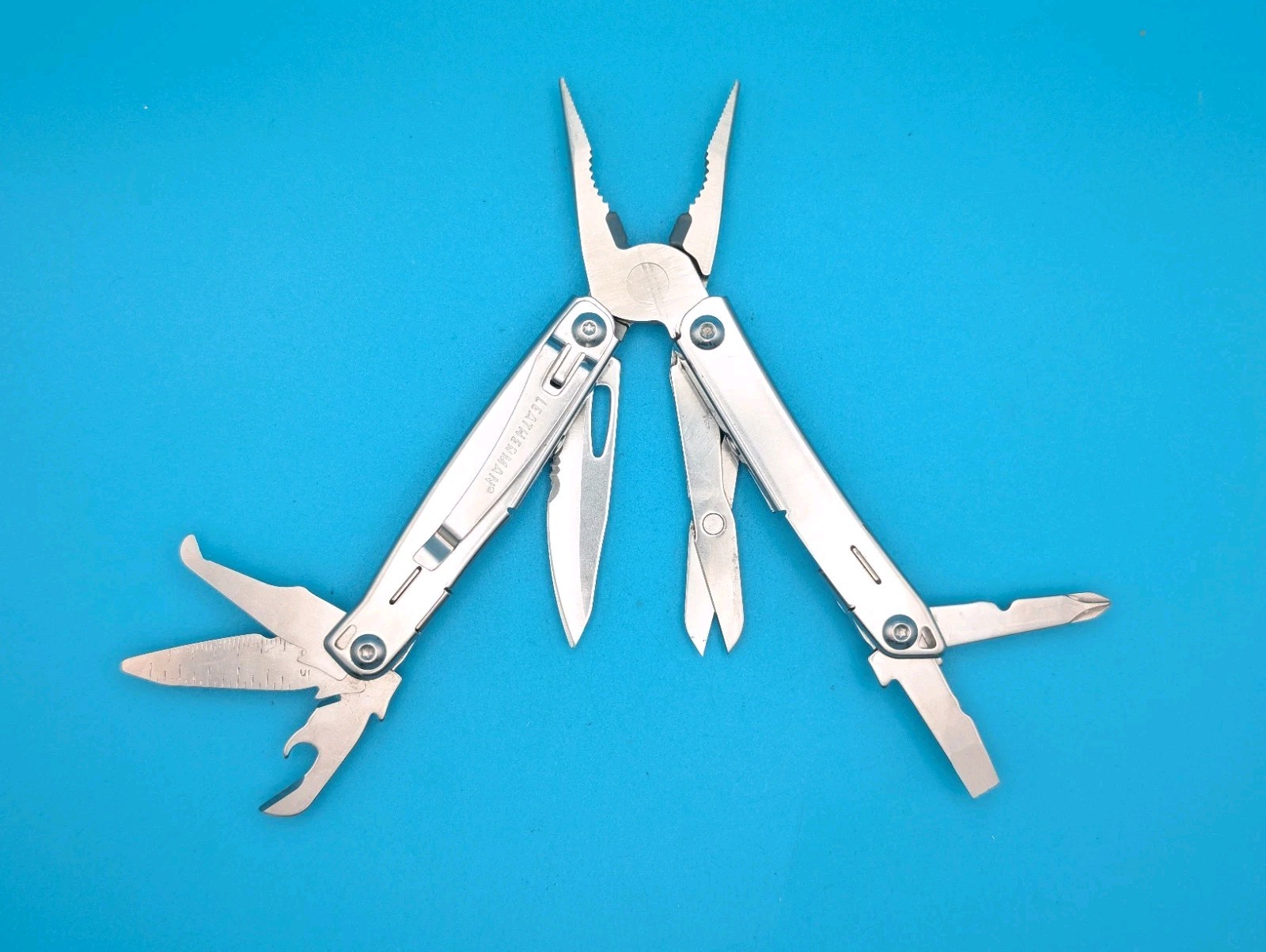 LEATHERMAN WINGMAN MULTI-TOOL! FAST SHIPPING!