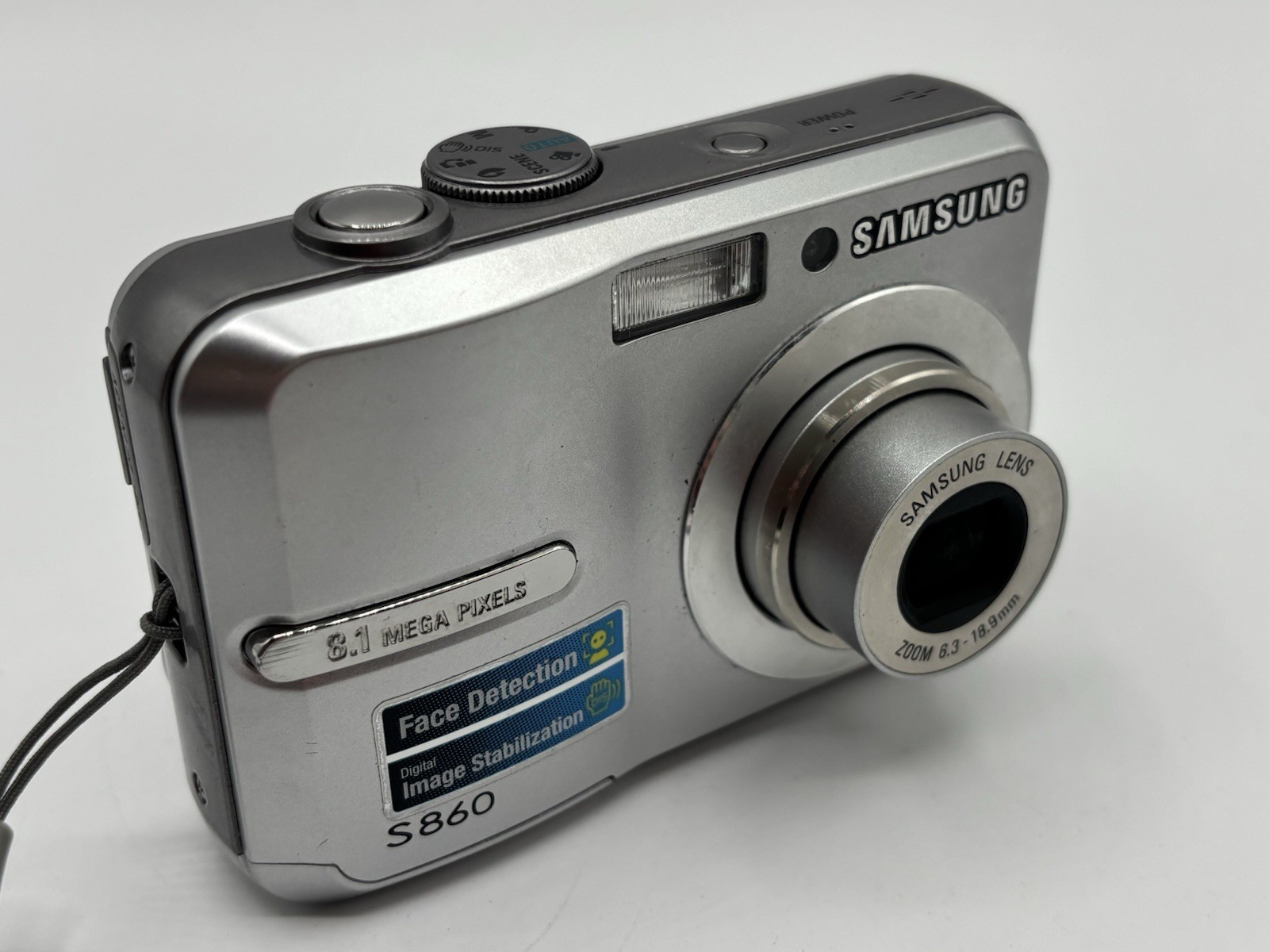 Samsung S Series S860 8.1MP Digital Camera - Silver