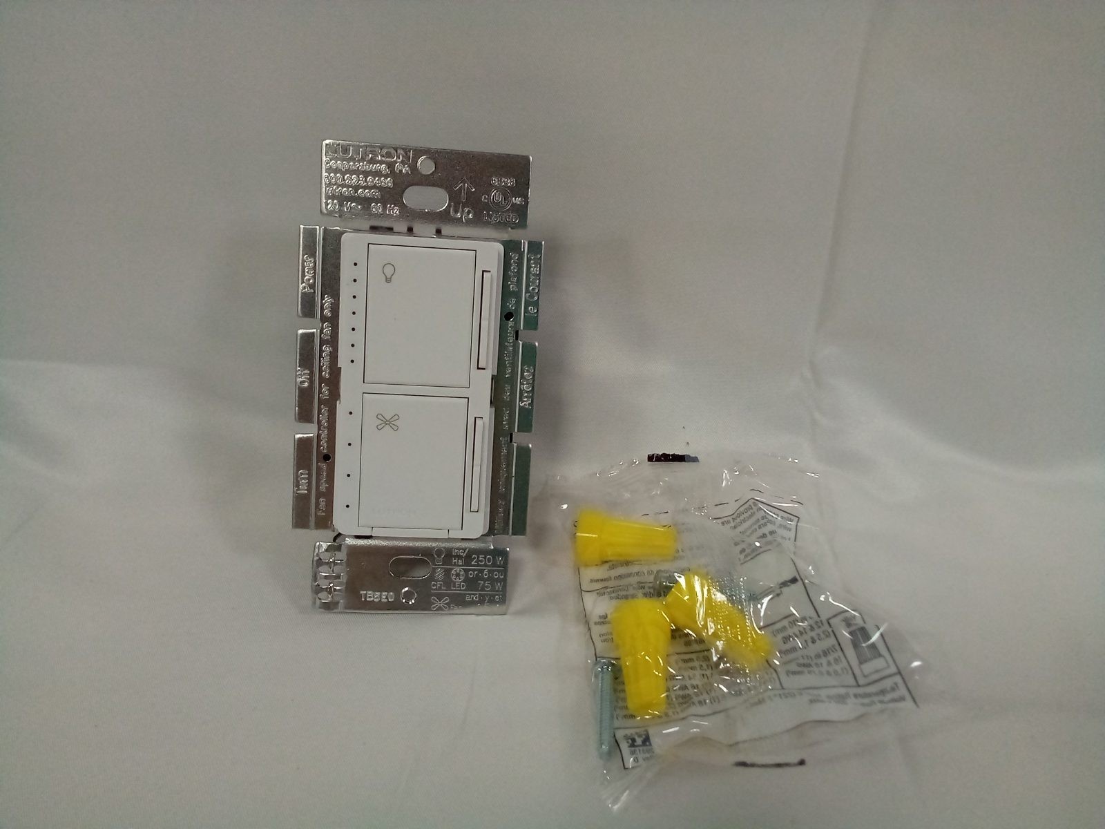 Lutron Maestro MACL-LFQ-WH Fan Control and Dimmer White LED+ 250W