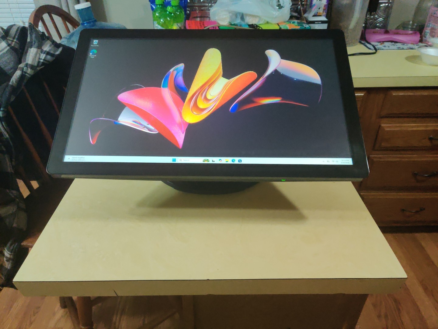 Elo  POS 22" Touch I5 8500t 8gb 120gb SSD esy22i5-22ub-0-mt-zb-8g-1s-w1-64-bk