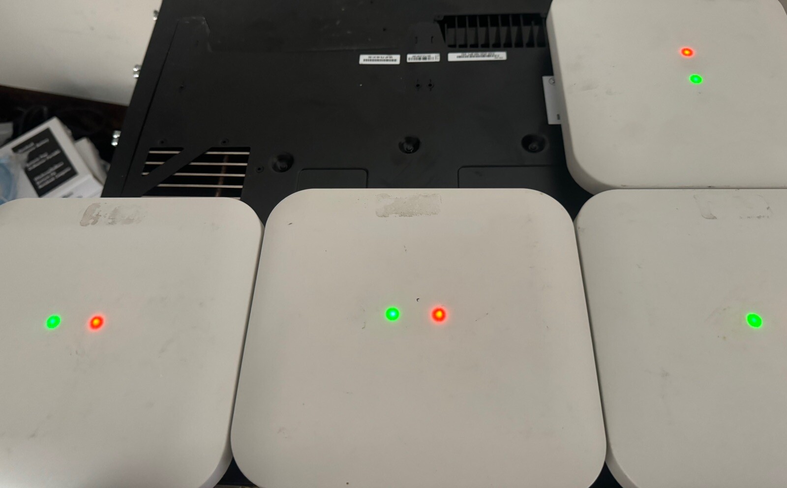 Extreme Networks AP-7532I AP-7532-67030-US Wireless Access Point With Bracket