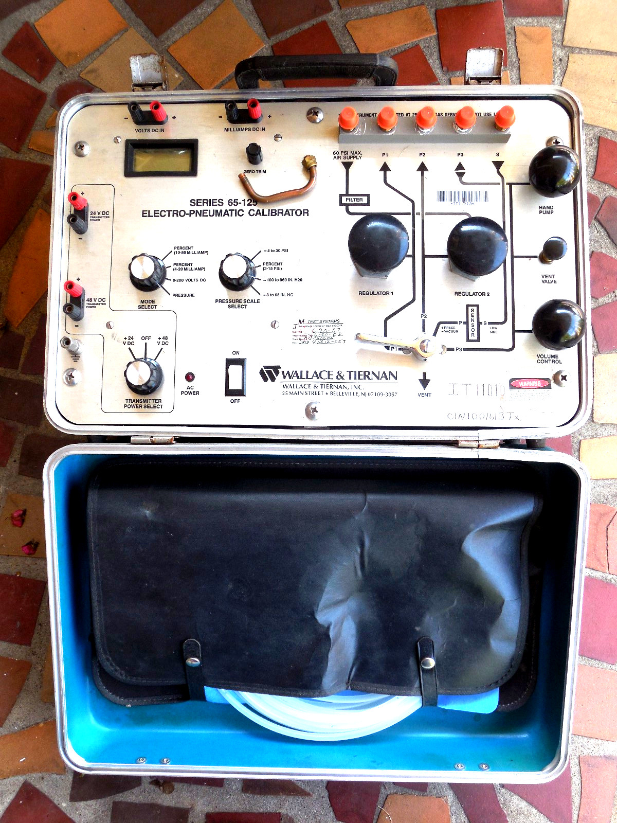 Wallace & Tiernan 65-125 Electro-Pneumatic Calibrator Turns On Otherwise Untest