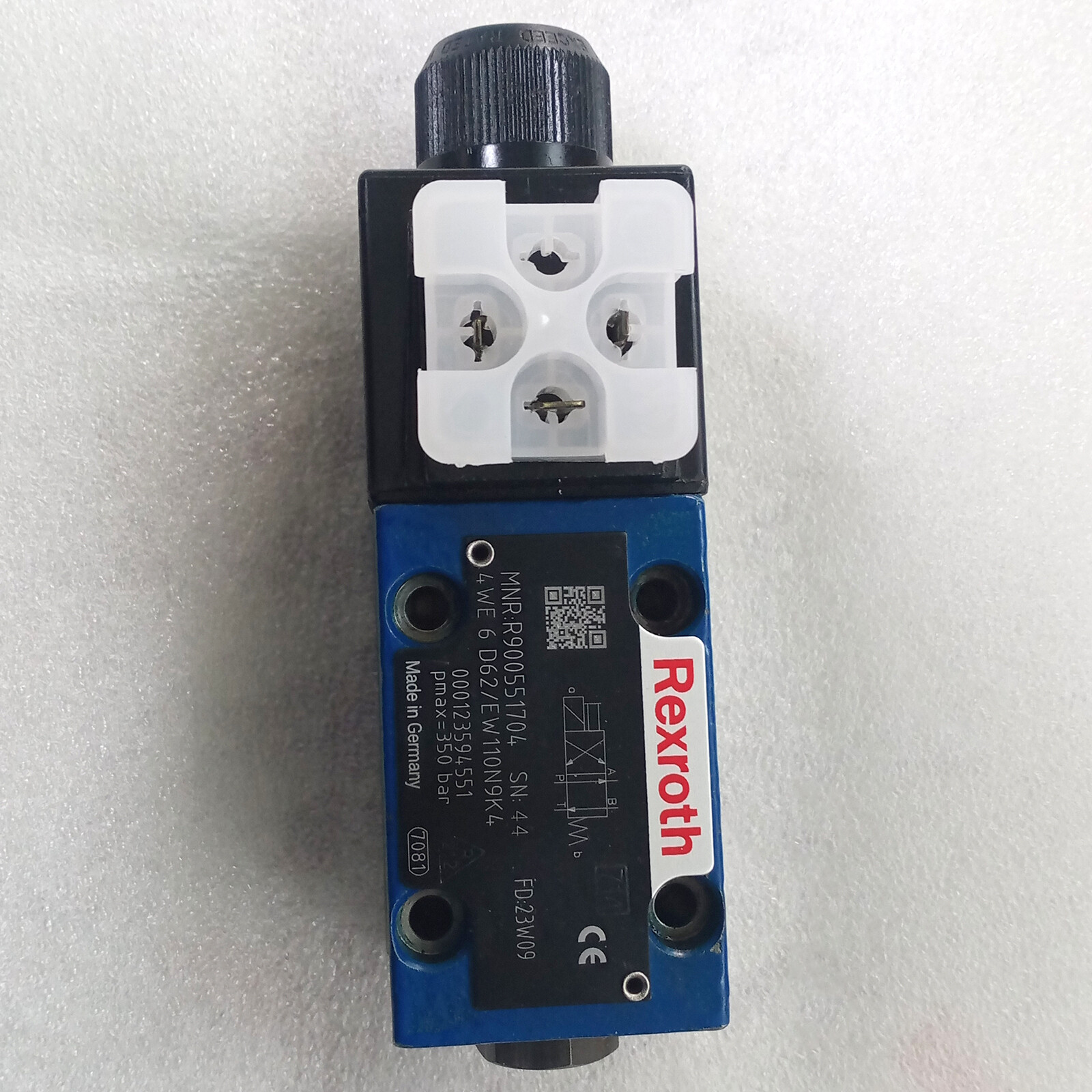 1PC  VALVE  4WE6D62/EW110N9K4