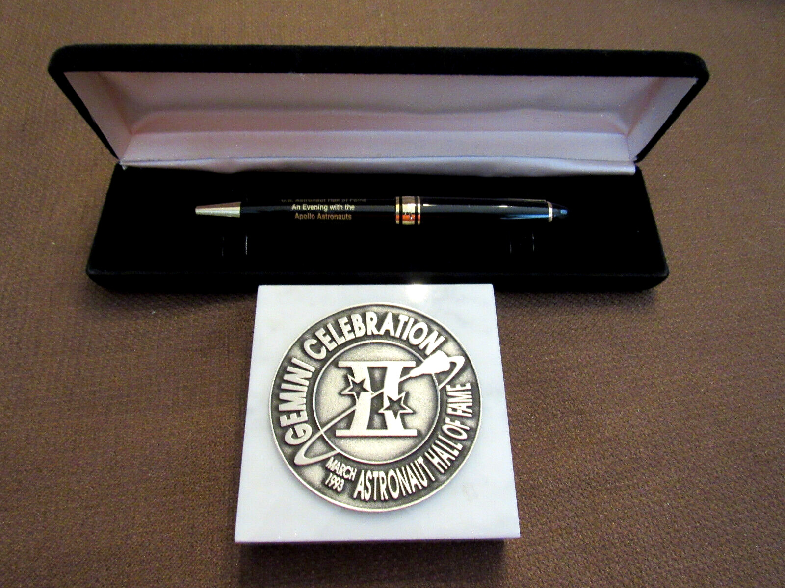 ASTRONAUT HALL OF FAME 1993-94 VINTAGE MARBLE GEMINI PAPERWEIGHT SPACE CAMP PEN