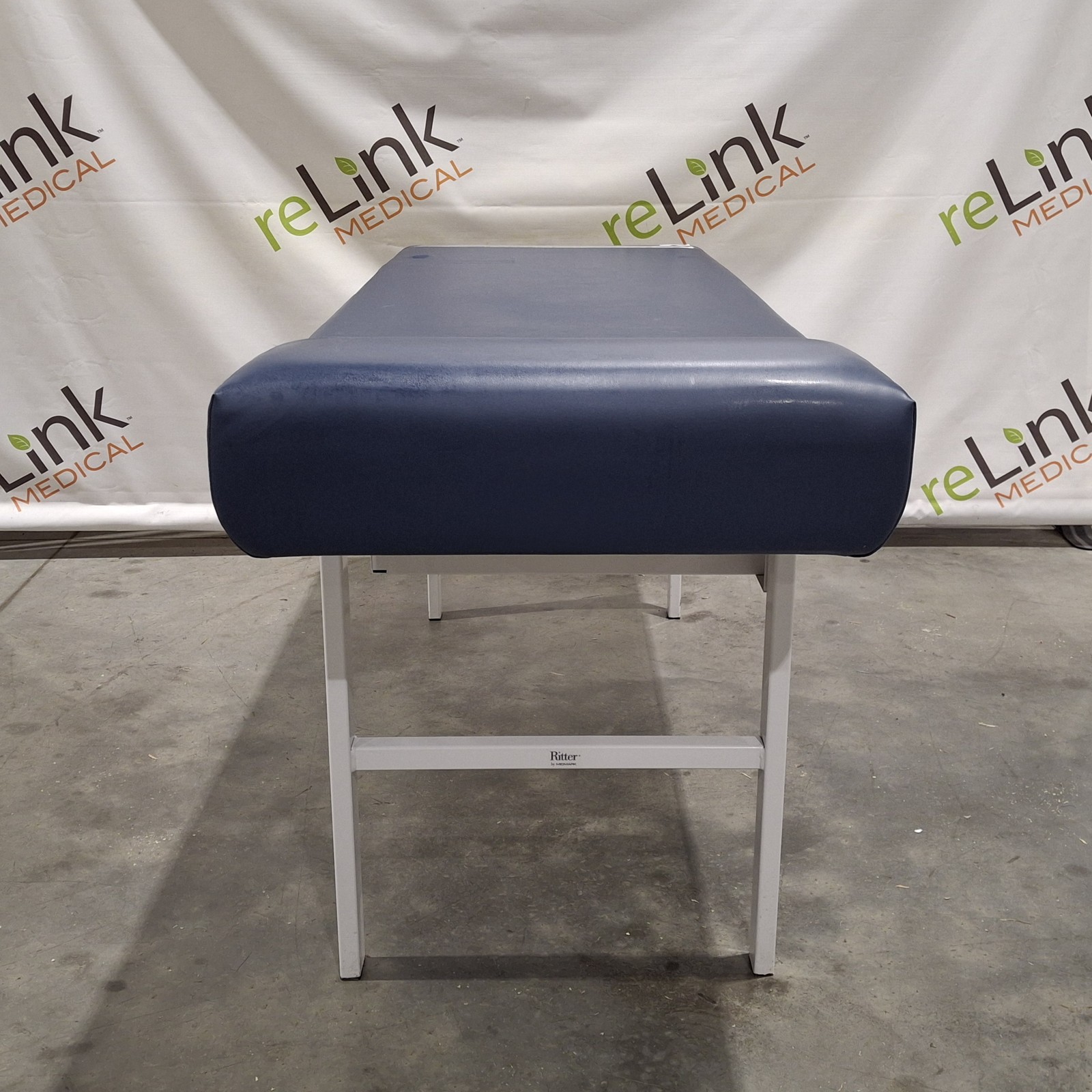 Midmark 203 Treatment Table