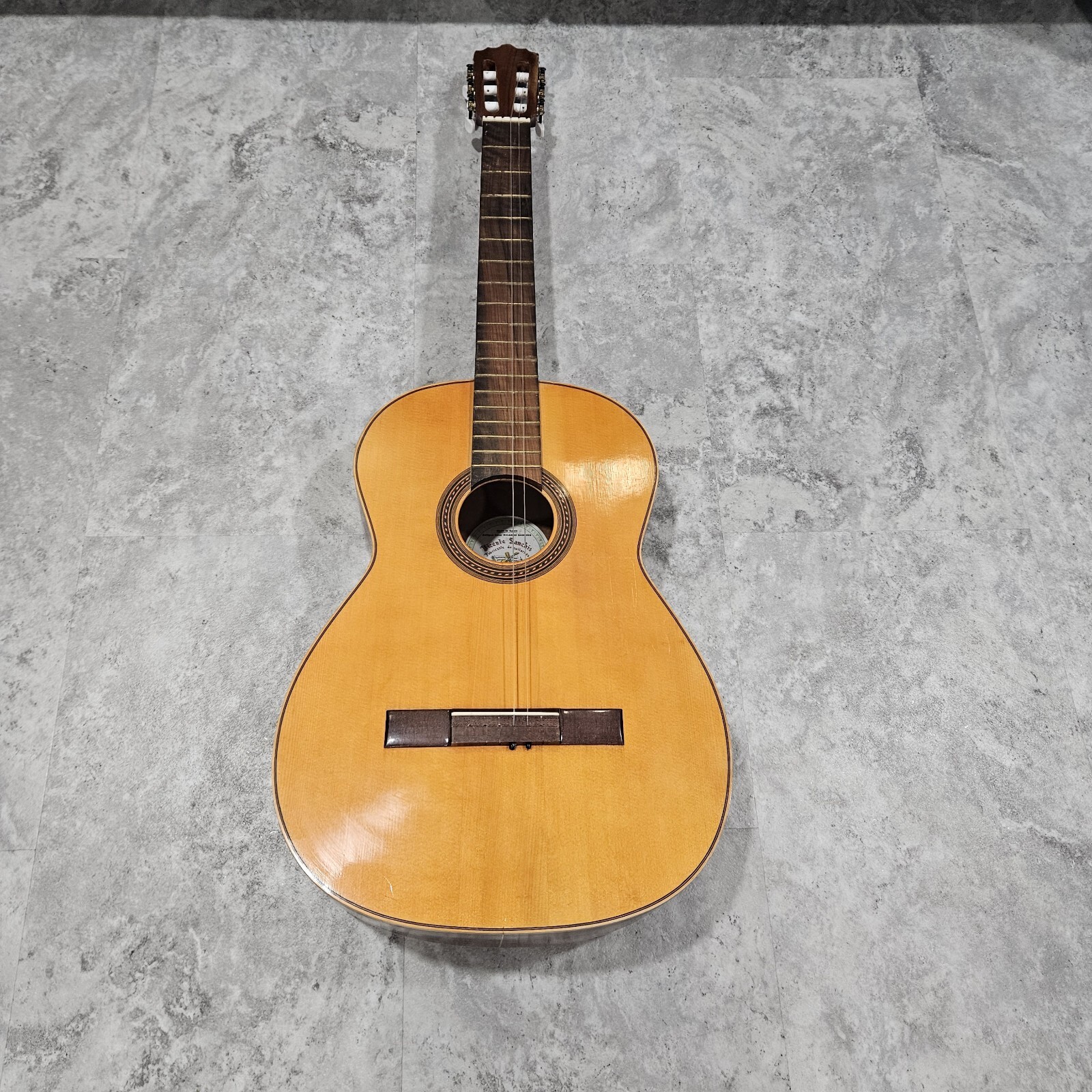 Vintage Vicente Ricardo Sanchis classical flamenco guitar acoustic Spain Wood