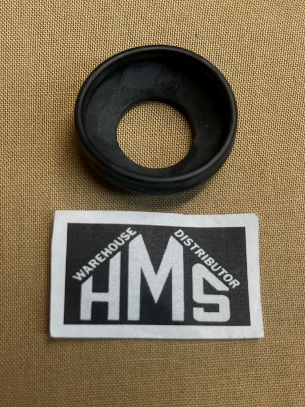 UTA 6498940SE25 FREIGHTLINER SEAL-SPACER/GUIDE PIVOT, WINDSHIELD WIPER,OUTER