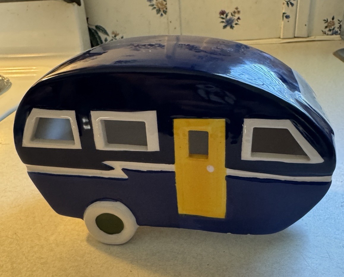 Retro Blue/White Ceramic Light up Camper ***READ DESCRIPTION***