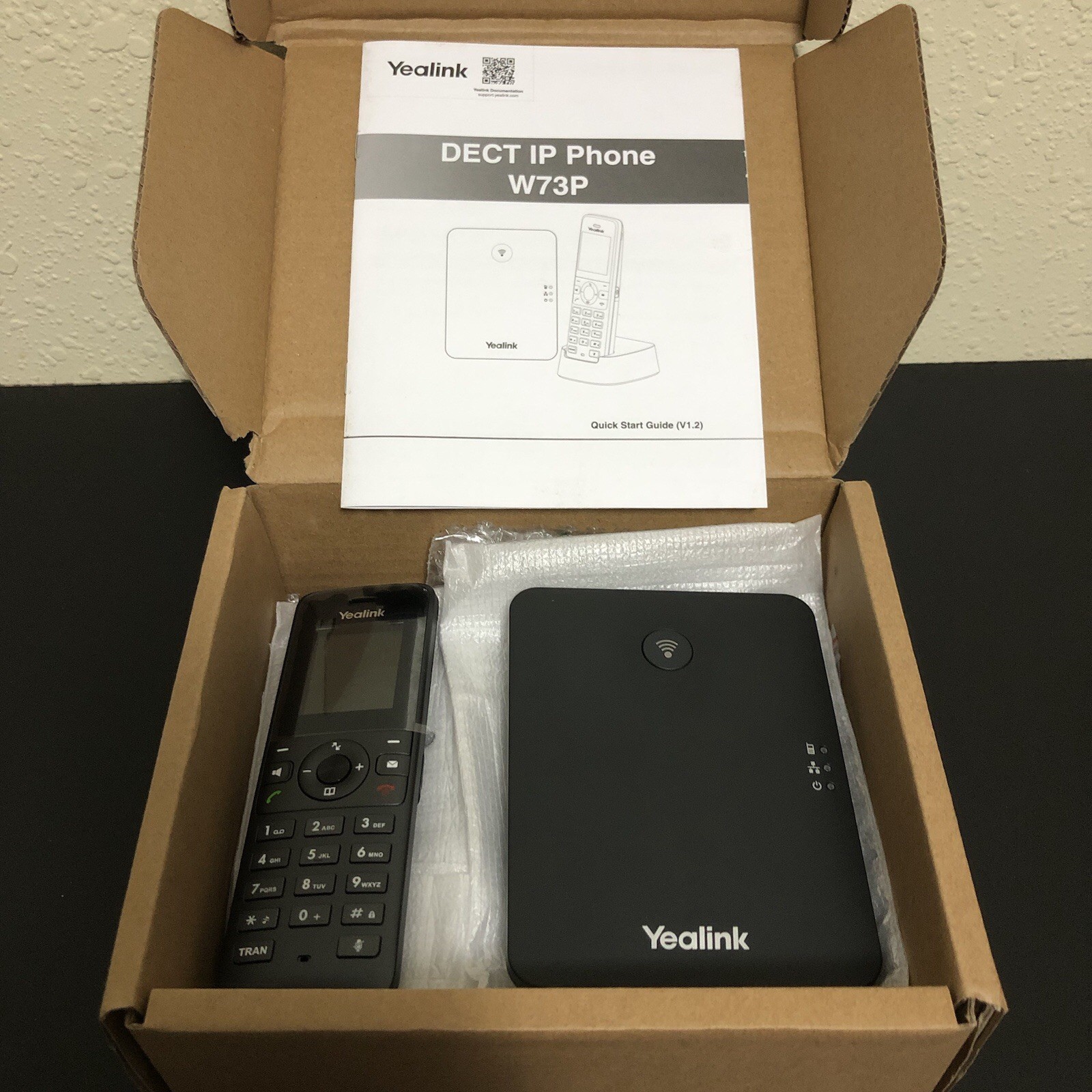 Yealink W73P DECT IP Phone Handset W73H w/Base Station W70B New Open Box