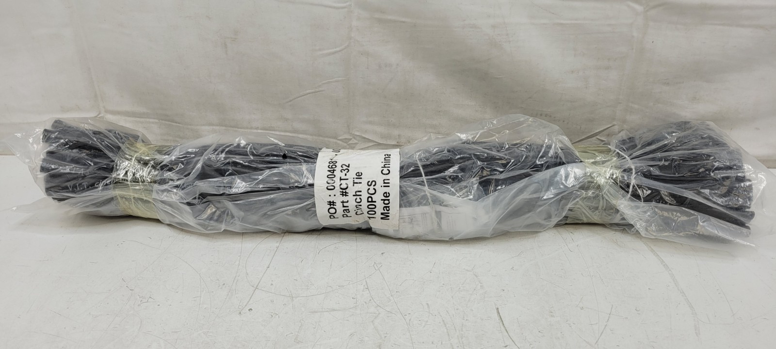(QTY. 100) V.I.T. Products Cinch Ties CT-32 Vinyl Black for Tree Support 32”