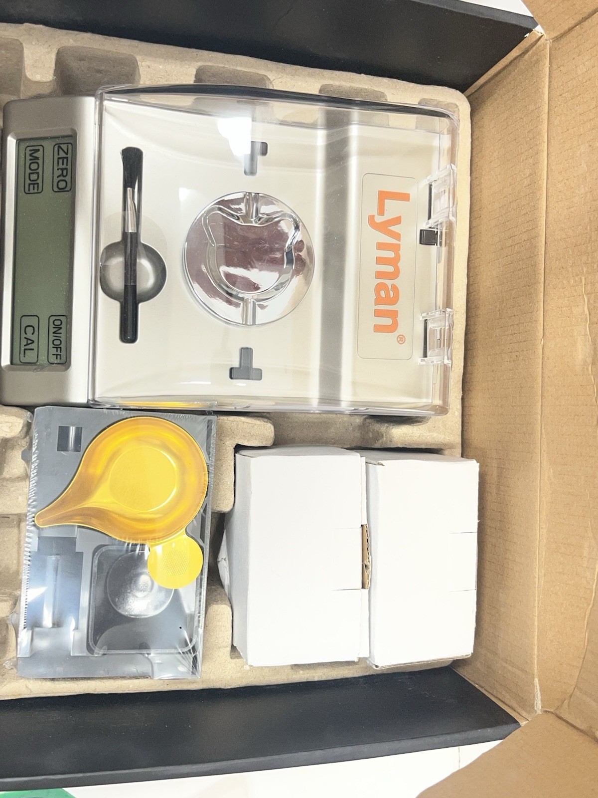 Lyman Accu-Touch 2000 Electronic Reloading Scale Touch Screen Controls - 7751558
