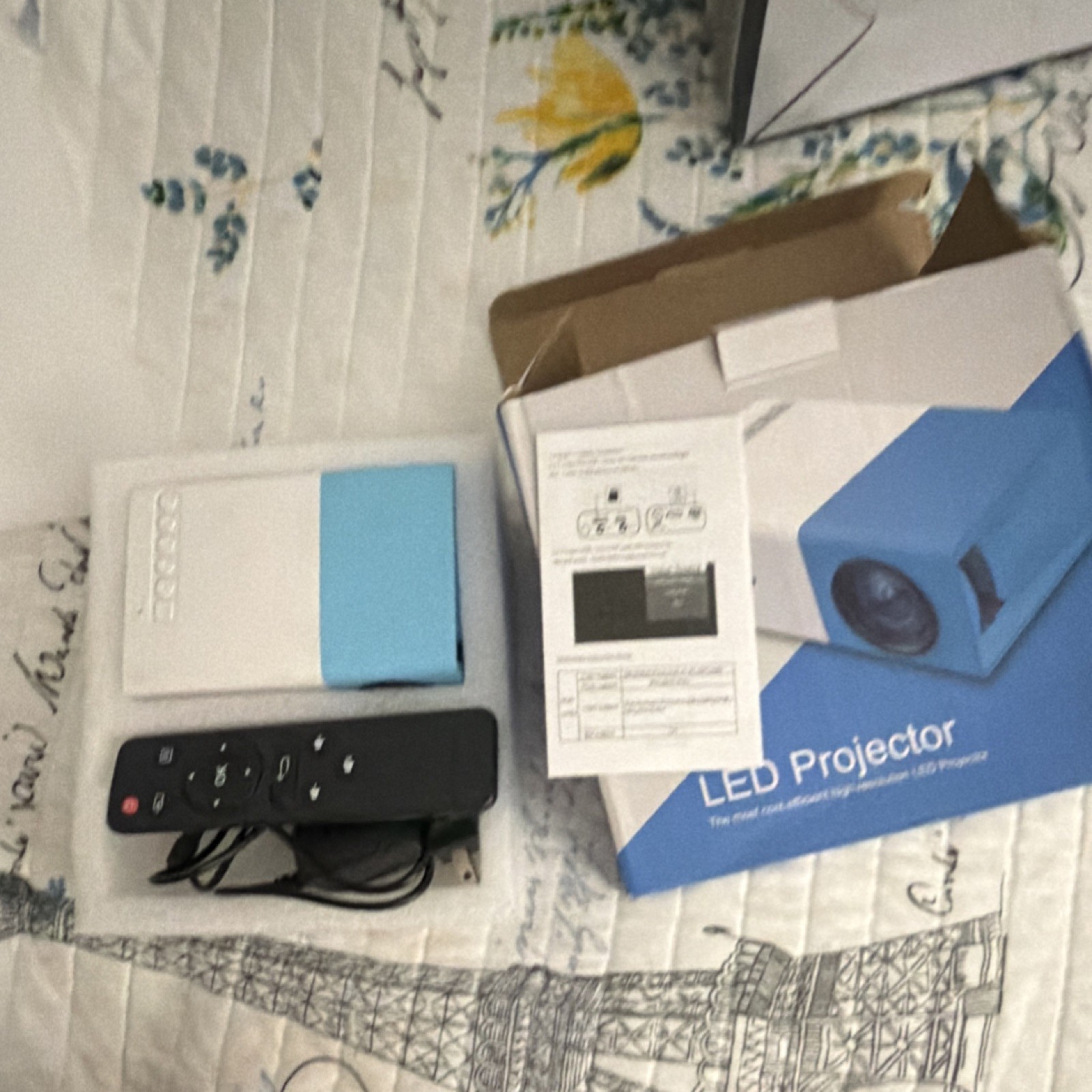 LED Projector LED Multimedia Projector Portable Mini White/Blue HDMI USB