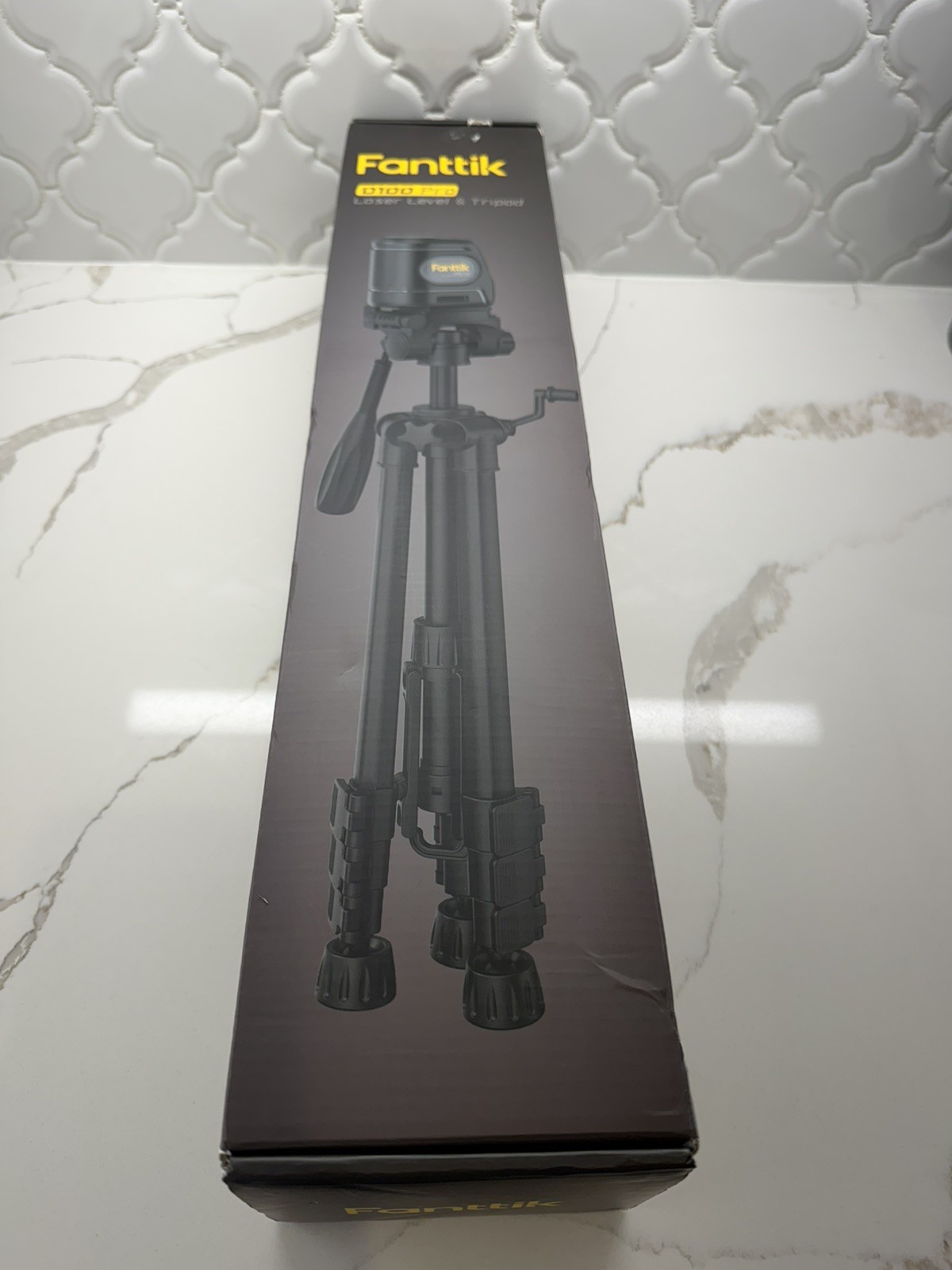 Fanttik D100 PRO Laser Level with Tripod New