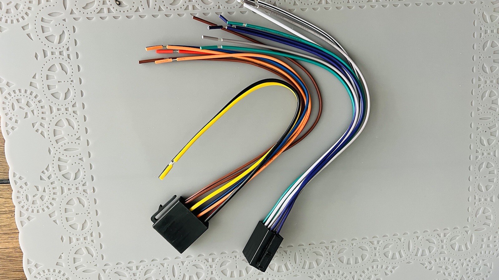 Carpuride 9 Inch WirelessDouble Din Apple Carplay  Power & Speaker Wire Harness