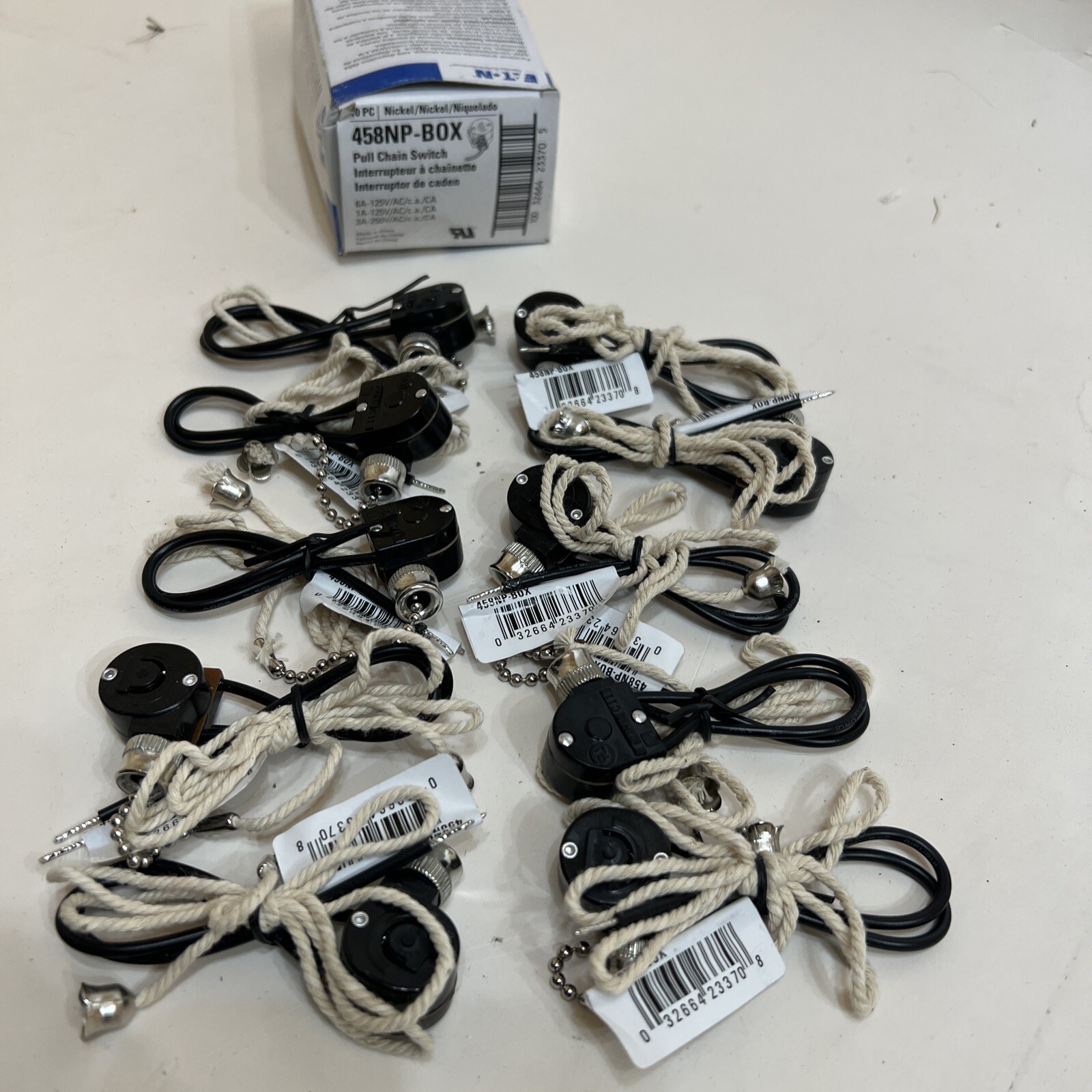 10 EATON 458NP-BOX Canopy Switch With Bell End, 125 -250 VAC, 1/3/6 A, 1 P