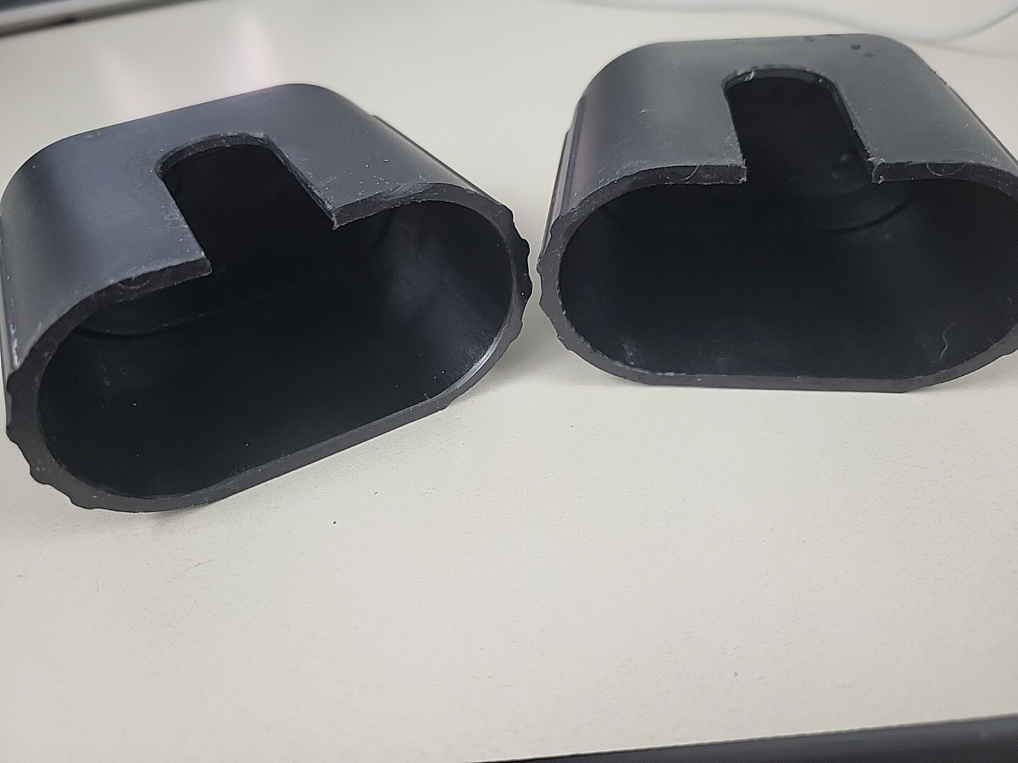 Champion C84e Elliptical Plastic Caps (27E)