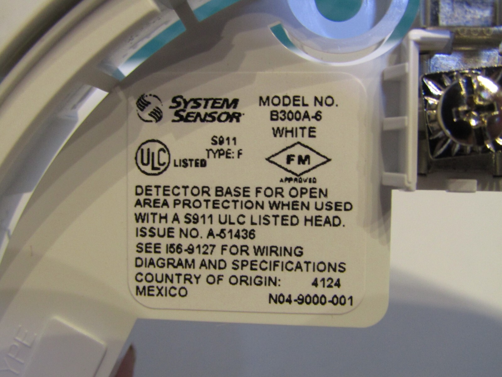 1 – New System Sensor B300A-6 White Detector Base. NEW in Box