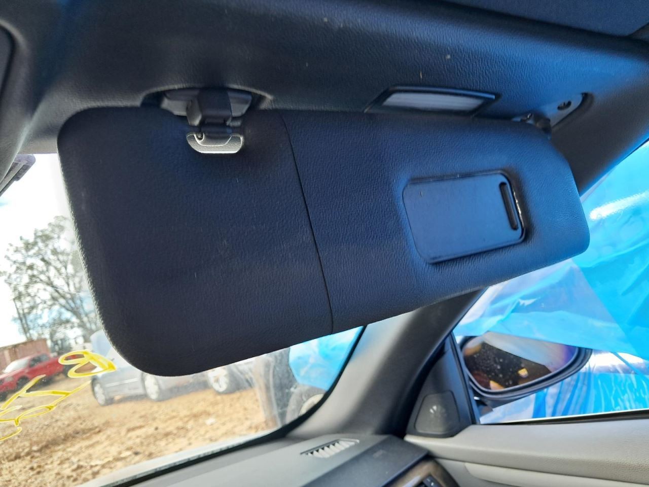 335I 2007 Glove Box 4808698