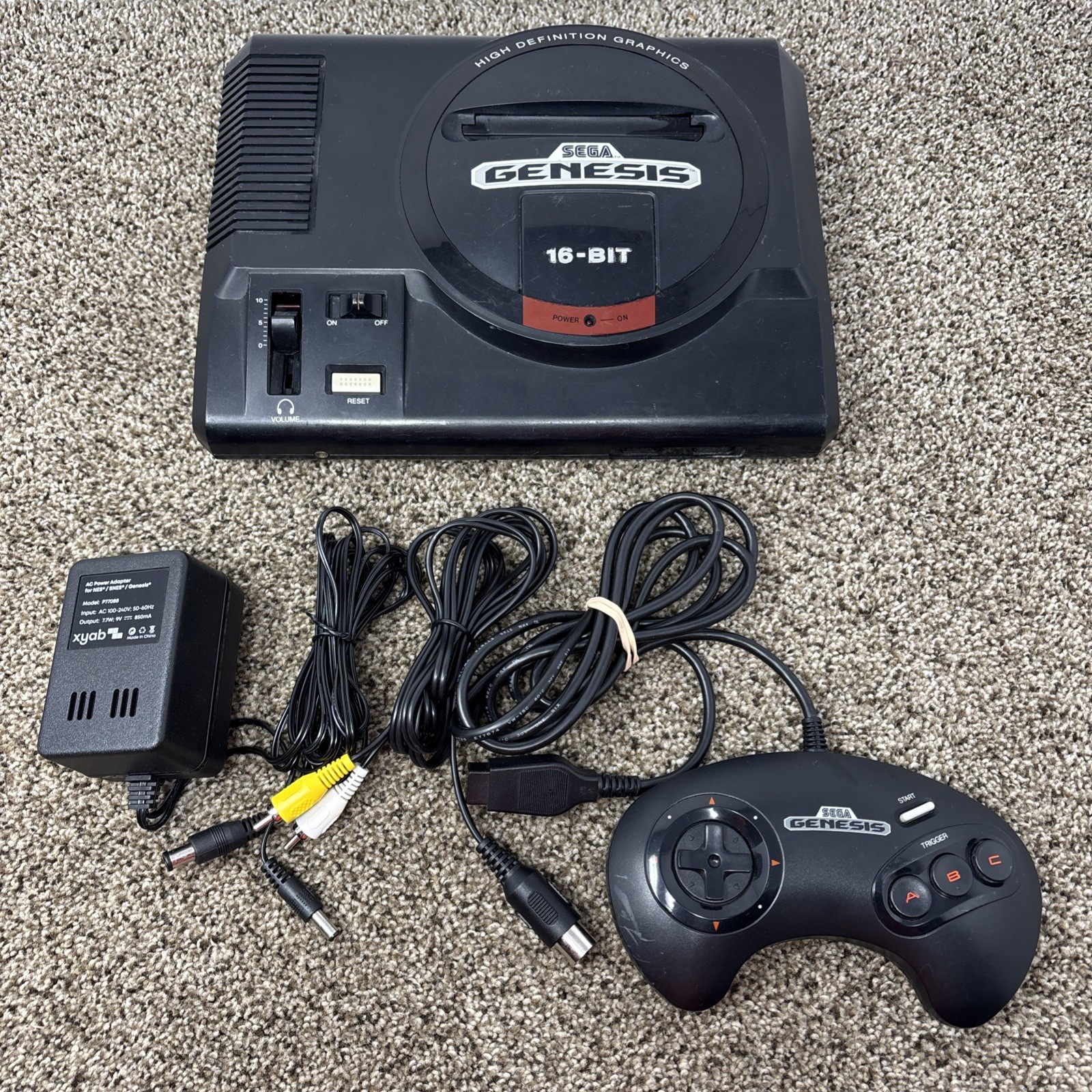 Sega Genesis Model 1601 Gen 1 Console System Bundle - Tested and Works