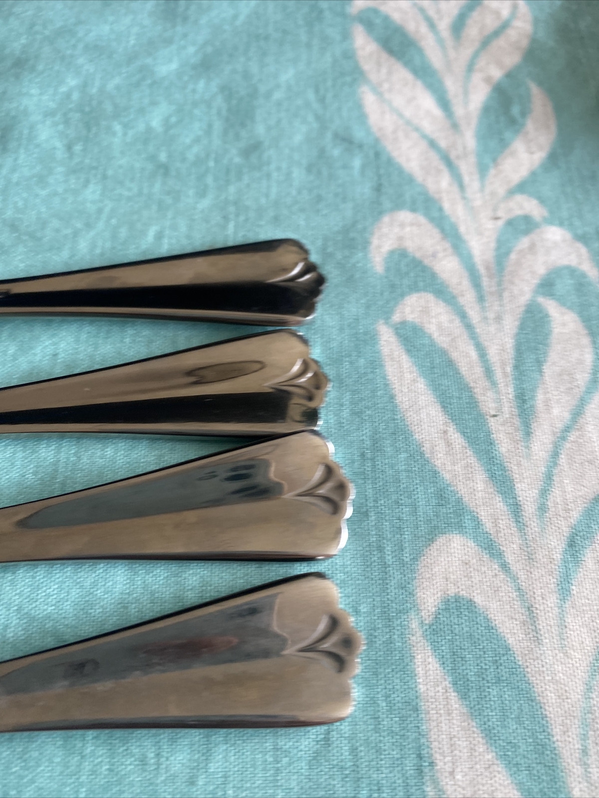 4 Pcs Rogers Co Country Shell Salad Forks Stainless Flatware