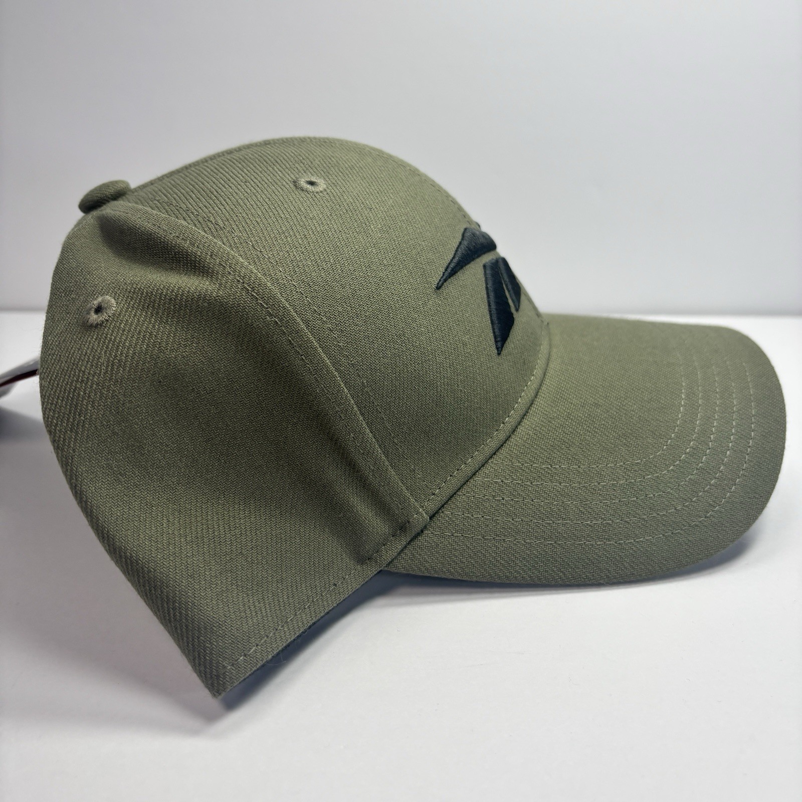 Reebok Classic Ball cap with Adjustable Snapback for Men Army Green
