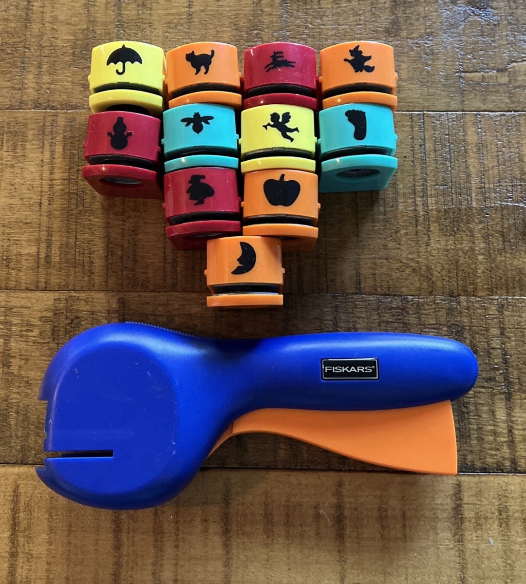 Fiskars Cassette Paper Punch 11 Interchangeable Metal Dies Scrapbooking Crafts