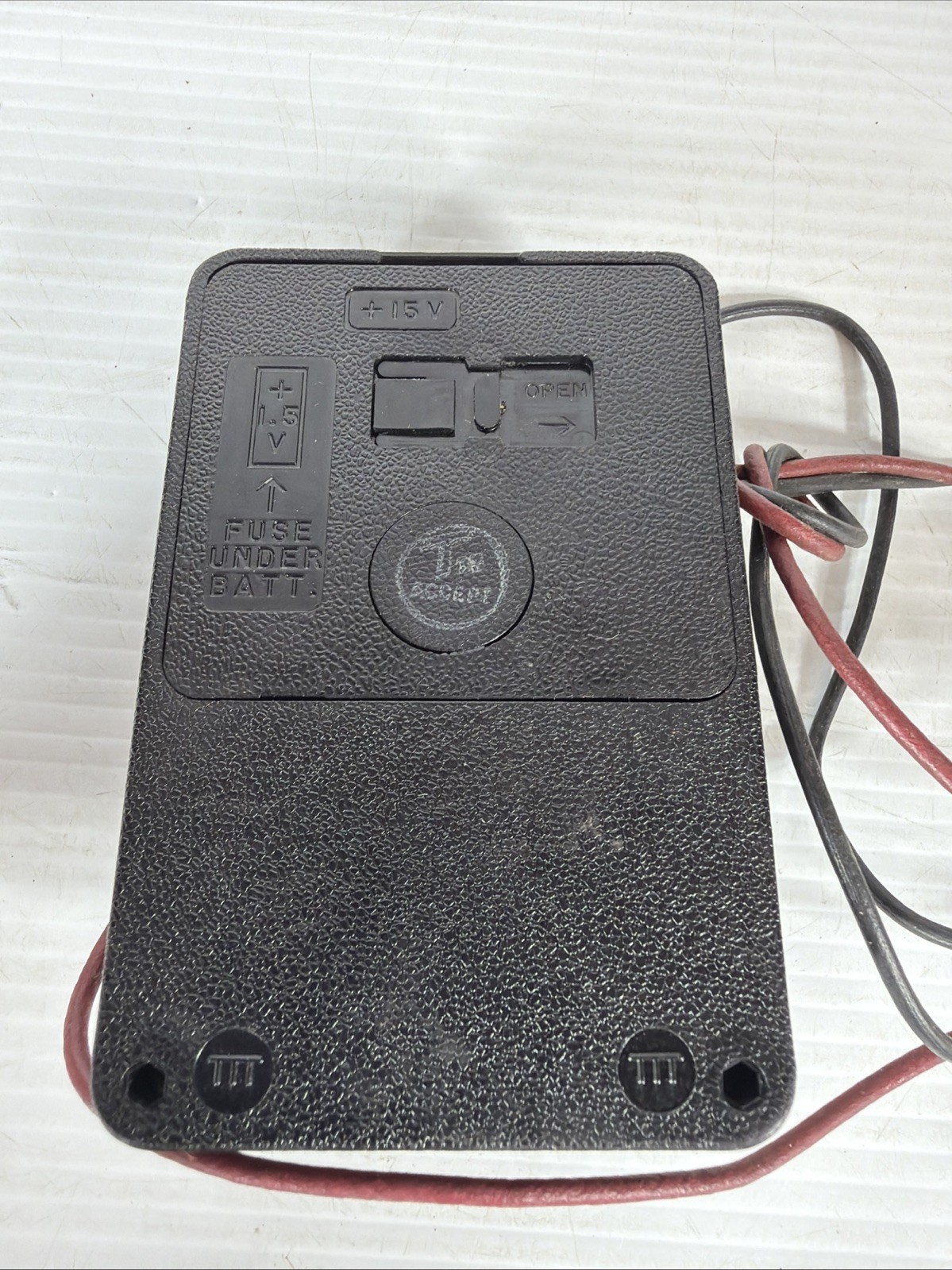 Triplett Model 310- TEL Type 1Handheld Volt-Ohm Meter w/leads Untested