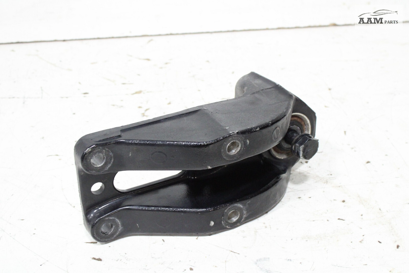 2018-2024 FREIGHTLINER CASCADIA FRONT LEFT SIDE SPRING SHACKLE BRACKET OEM