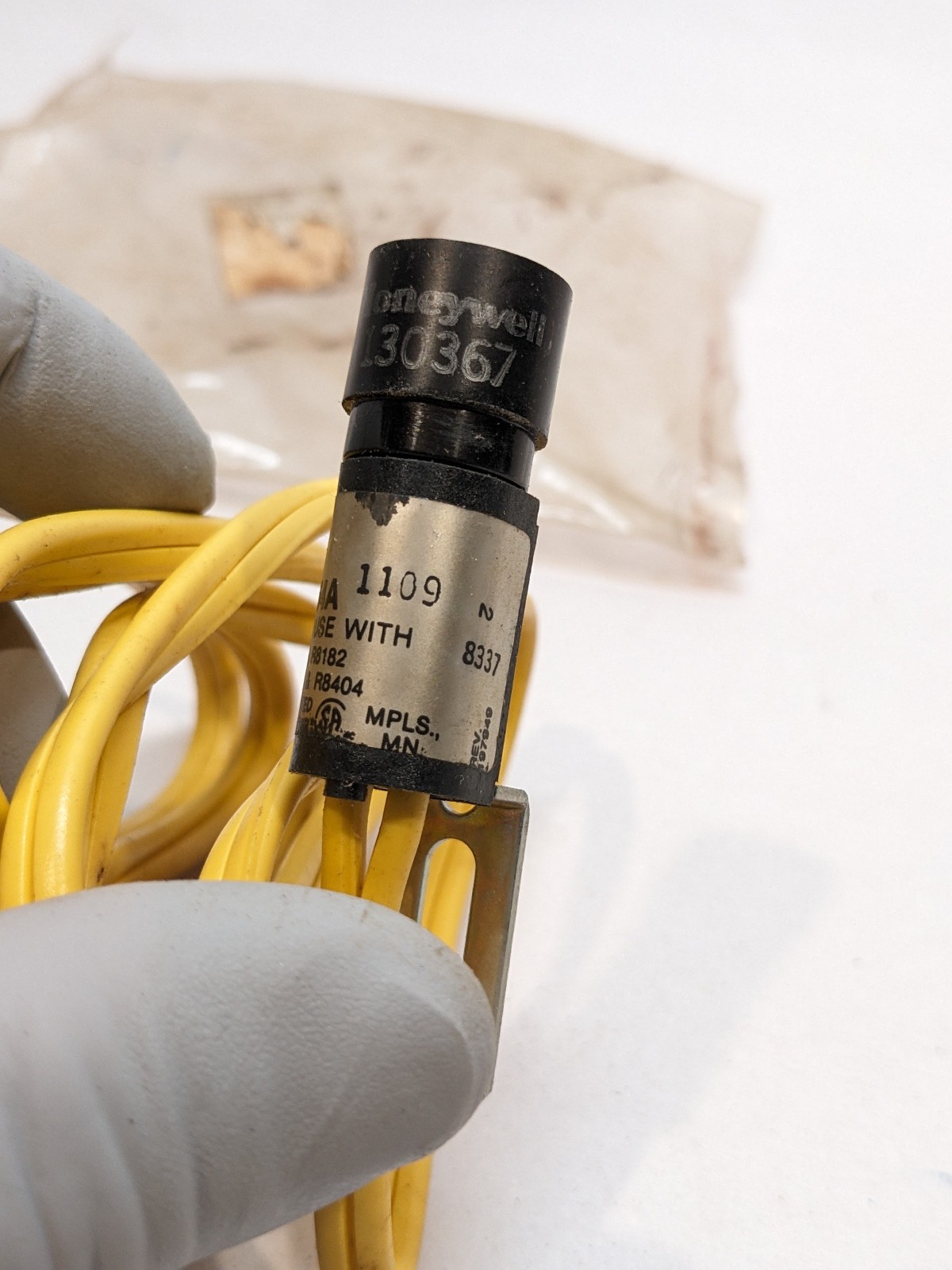 Honeywell C554A Cadmium Sulfide Flame Detector