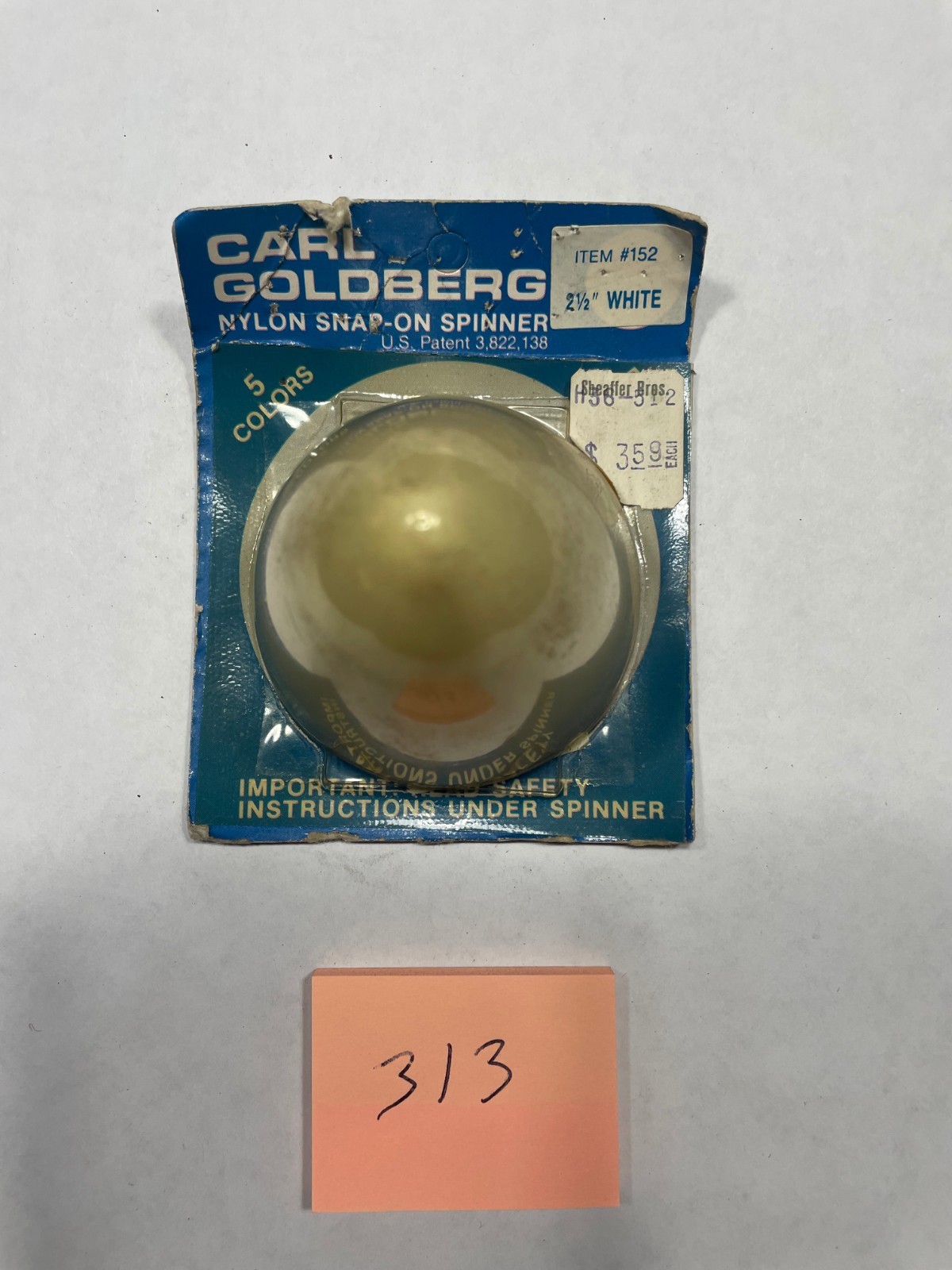 VINTAGE R/C CARL GOLDBERG 2 1/2"  NYLON SNAP - ON  SPINNER   #152  WHITE