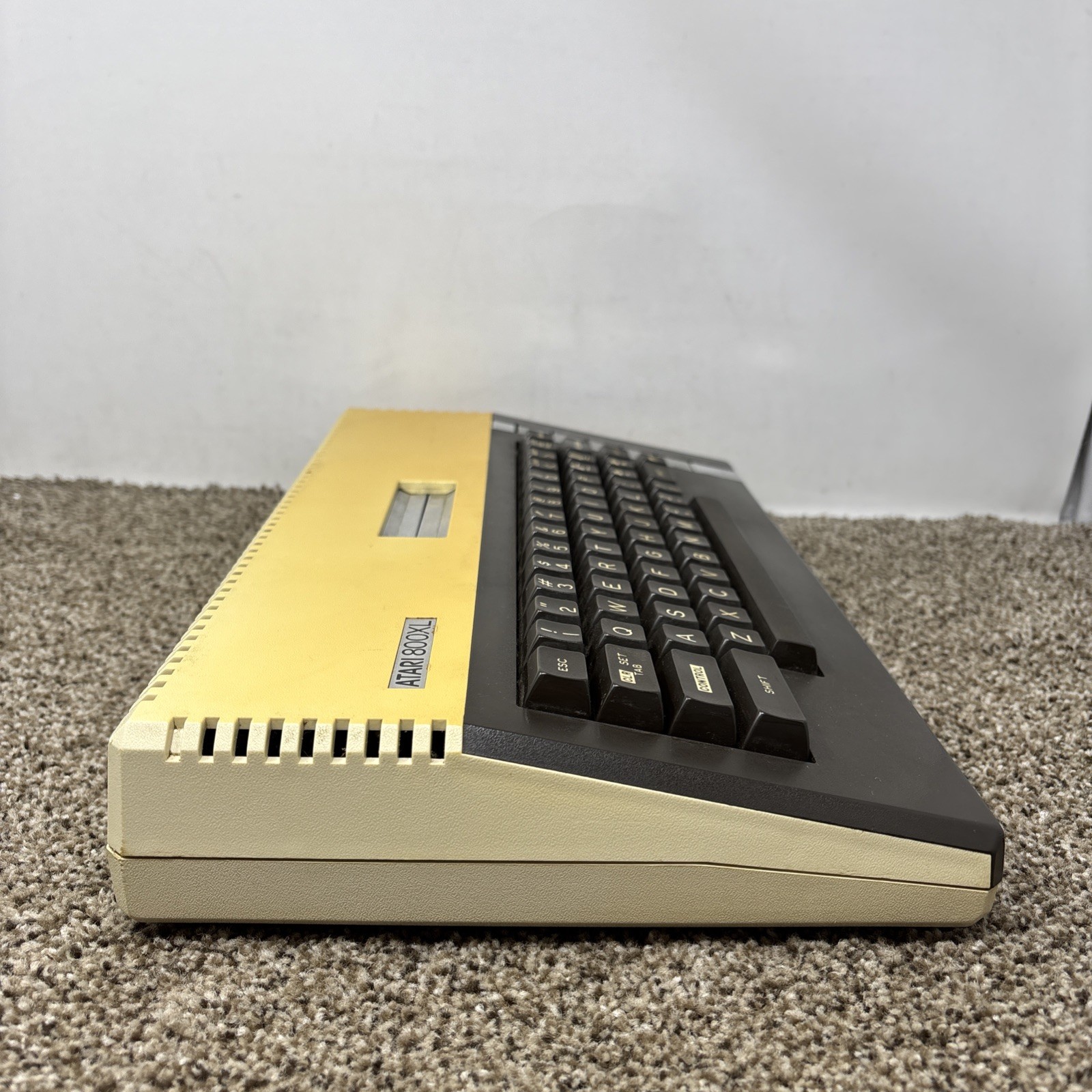 Vintage ATARI 800 XL 8-Bit Computer w/ Power Supply Tested & Works