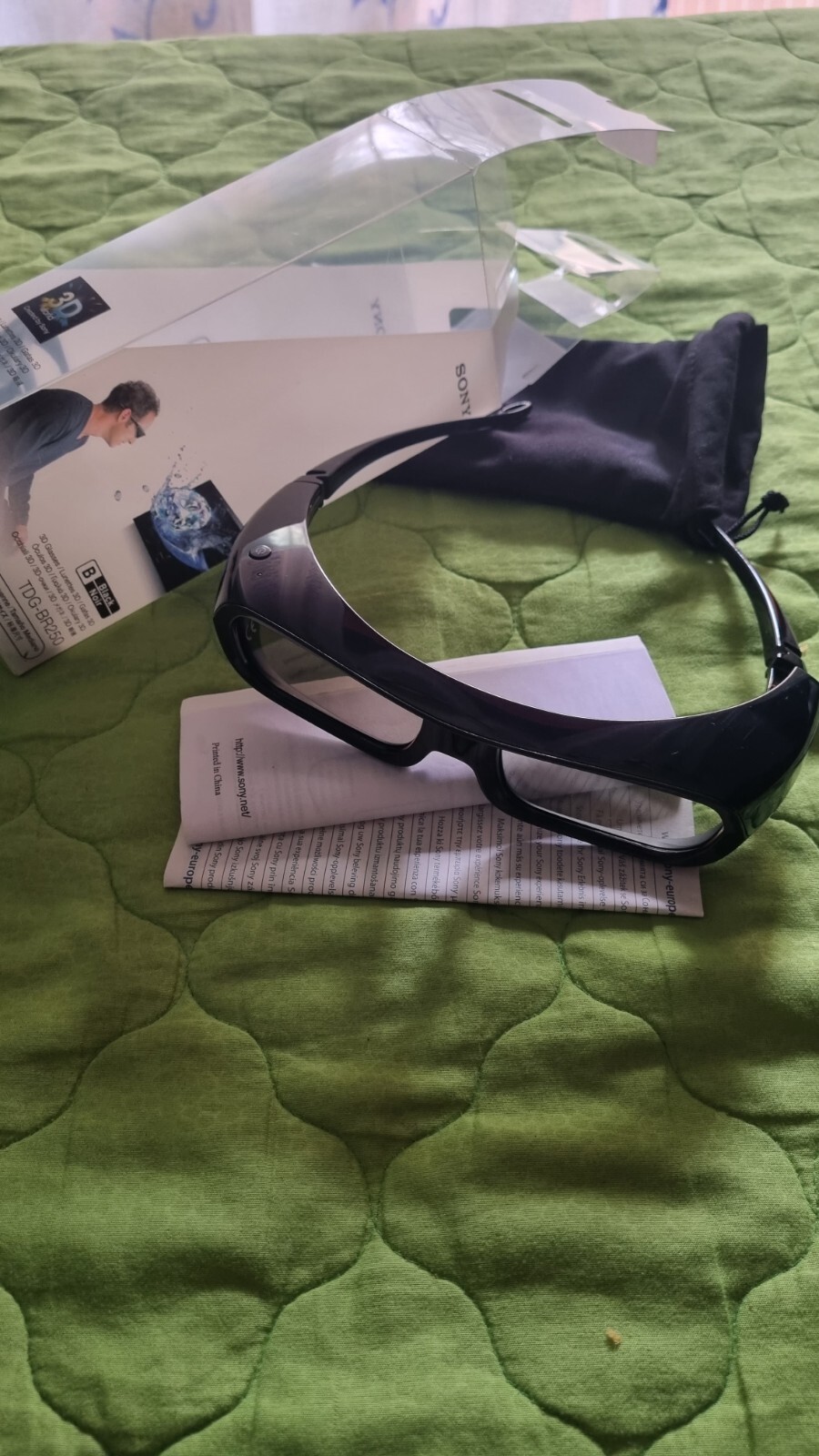 Sony 3D Glasses Compatible with BRAVIA 3D TVs Black Color - TDGBR200