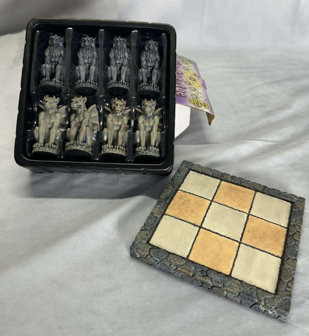RARE VINTAGE PACIFIC GIFTWARE - VERONESE - GARGOYLE 5653 TIC TAC TOE - PREOWNED