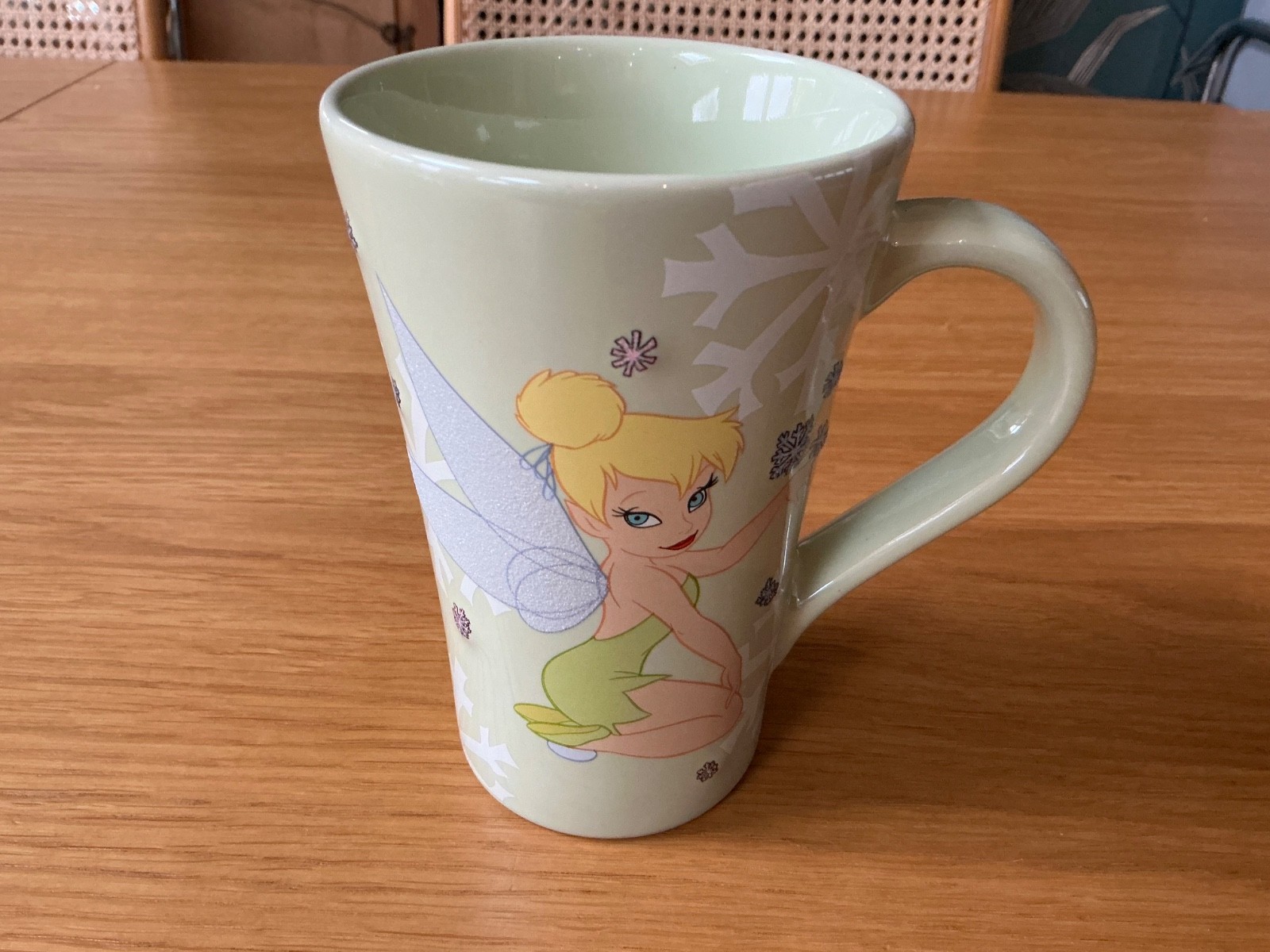 Tinkerbell Disney Store Snowflake Mug Green 5.5" Tall, 16.oz EXCELLENT CONDITION