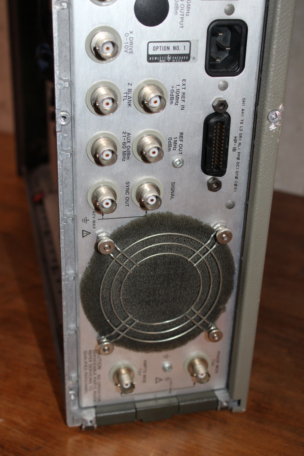 HP Hewlett Packard 3325A Synthesizer Level Generator Option 1